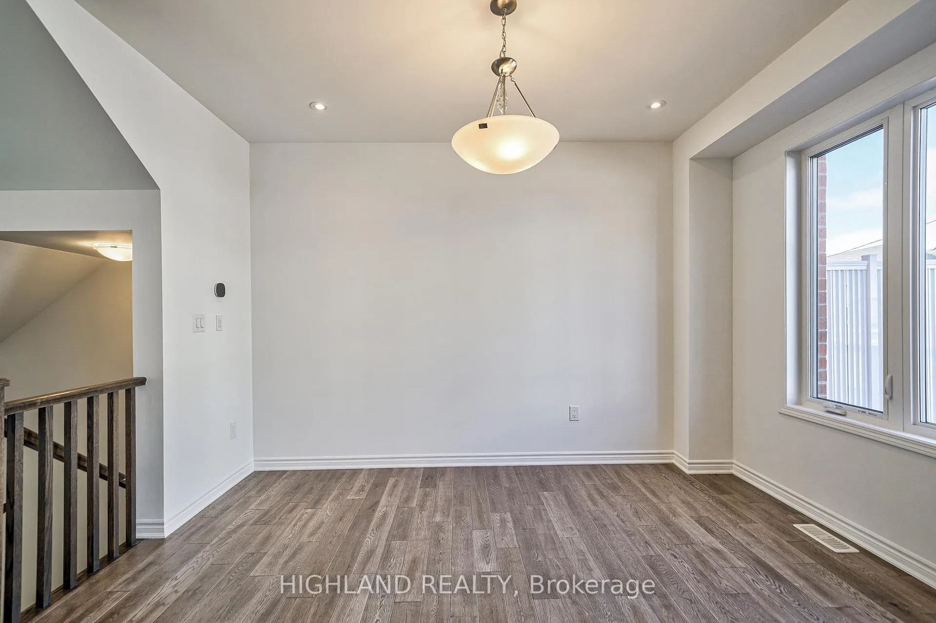 Photo 8 of 141 Settlers Road E, Oakville, Glenorchy — HOMEH
