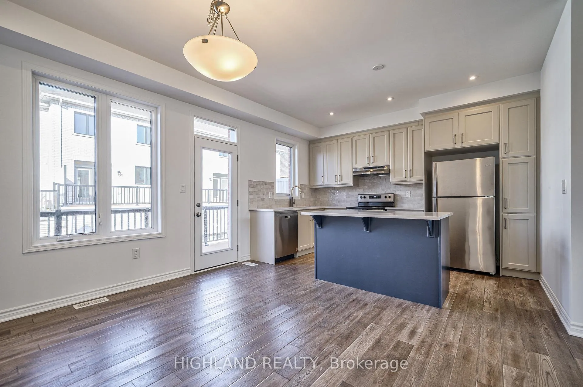 Photo 19 of 141 Settlers Road E, Oakville, Glenorchy — HOMEH