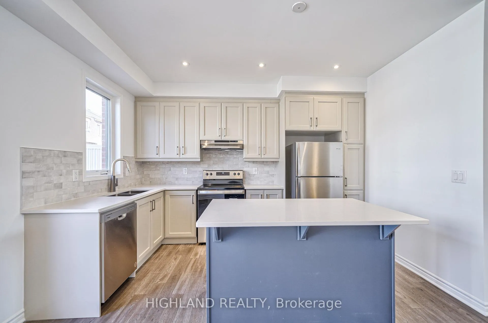 Photo 22 of 141 Settlers Road E, Oakville, Glenorchy — HOMEH