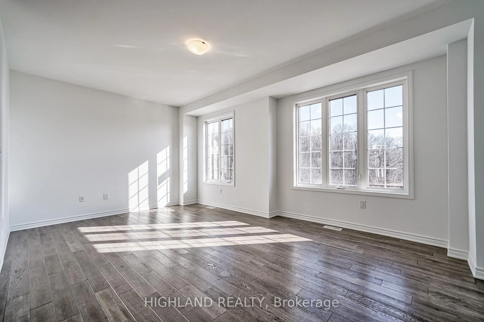 Photo 32 of 141 Settlers Road E, Oakville, Glenorchy — HOMEH