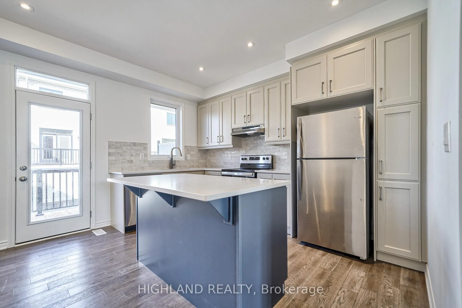 Photo 39 of 141 Settlers Road E, Oakville, Glenorchy — HOMEH