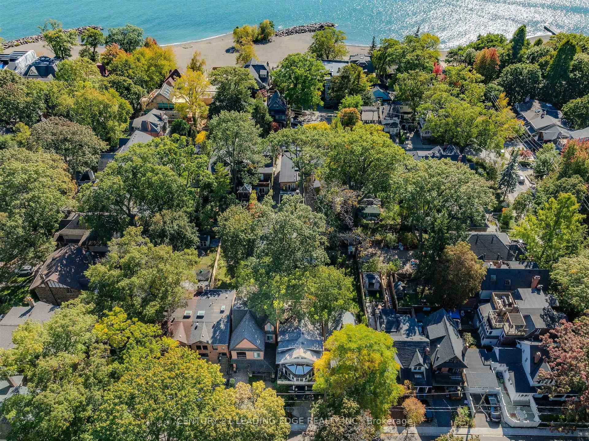 Photo 4 of 9 Balmy Avenue, Toronto, The Beaches — HOMEH