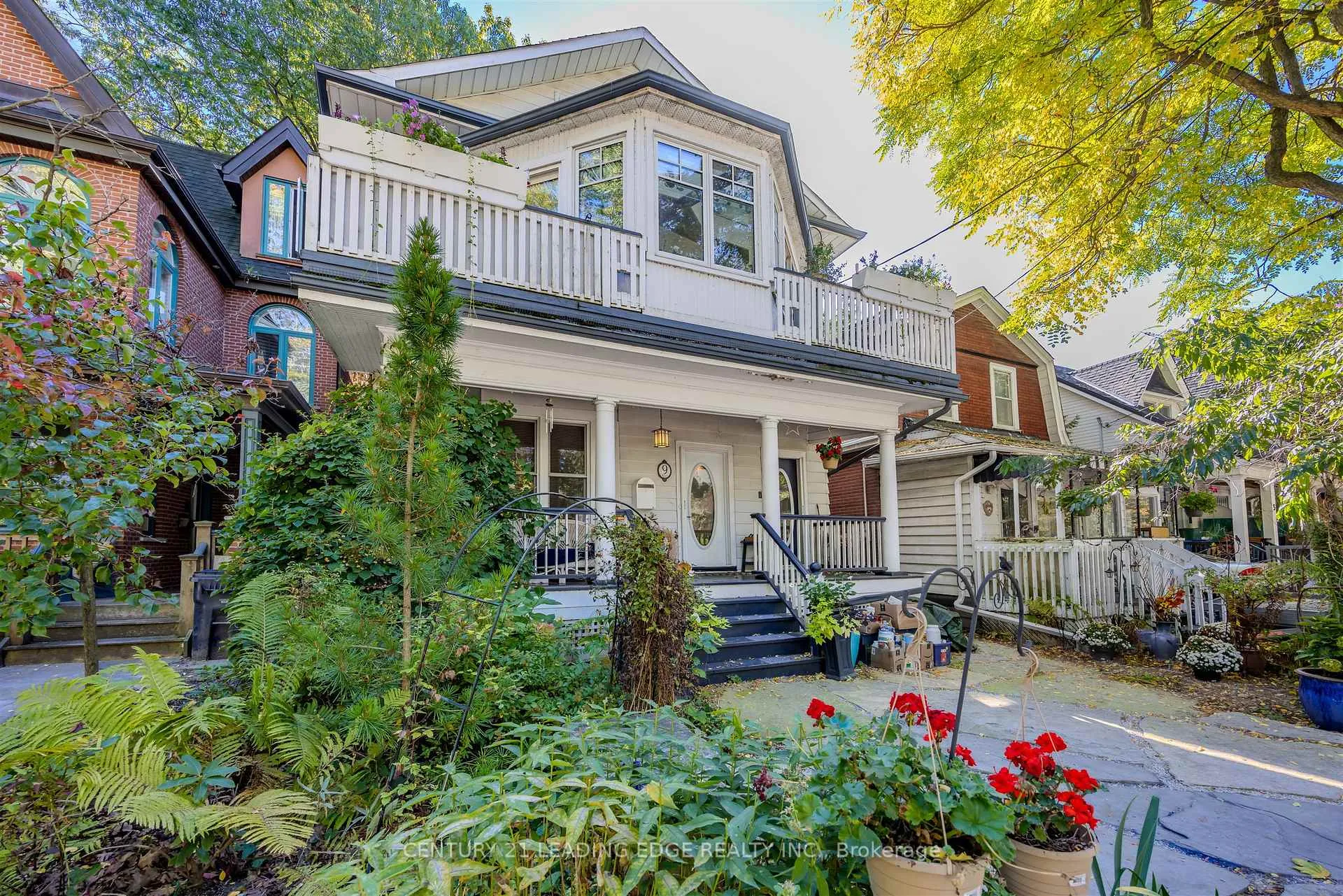 Photo 8 of 9 Balmy Avenue, Toronto, The Beaches — HOMEH