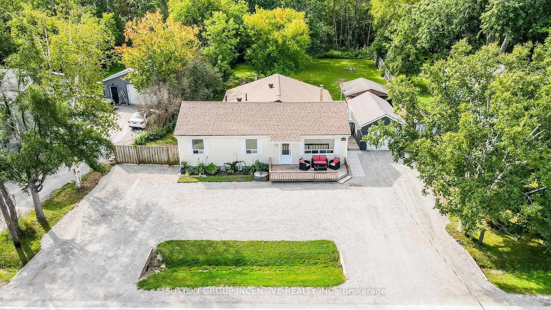 Photo 3 of 761 William Street, Innisfil, Alcona — HOMEH