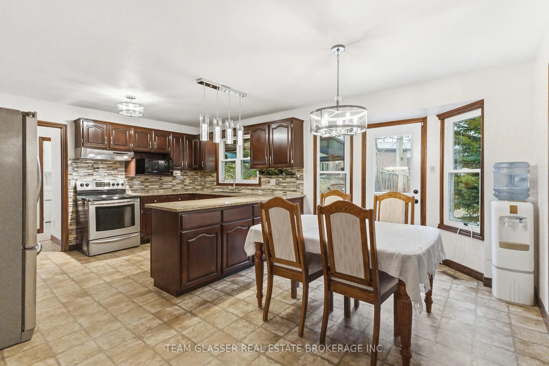 Photo 16 of 86 Blackburn Crescent, Middlesex Centre, Kilworth — HOMEH