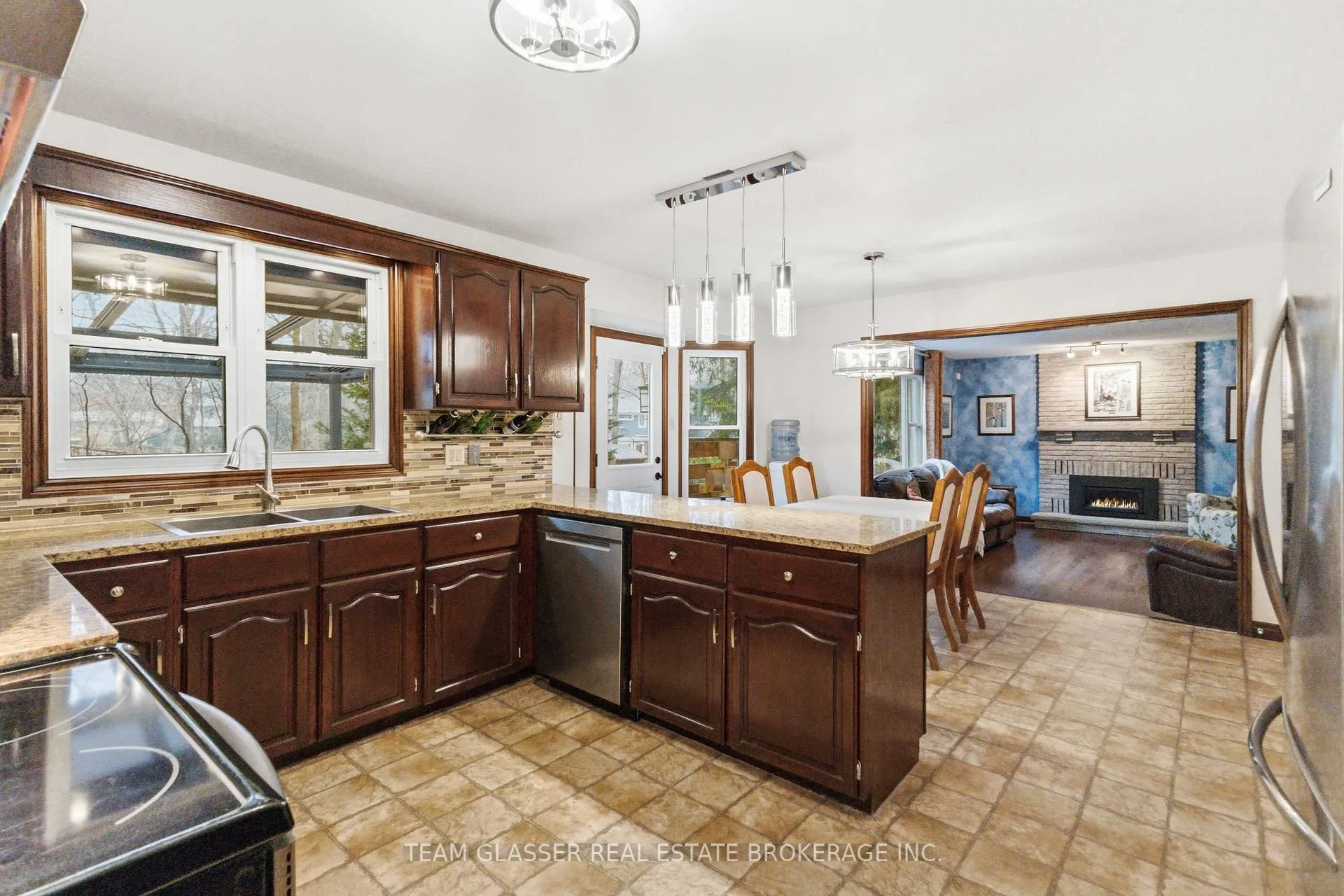 Photo 19 of 86 Blackburn Crescent, Middlesex Centre, Kilworth — HOMEH
