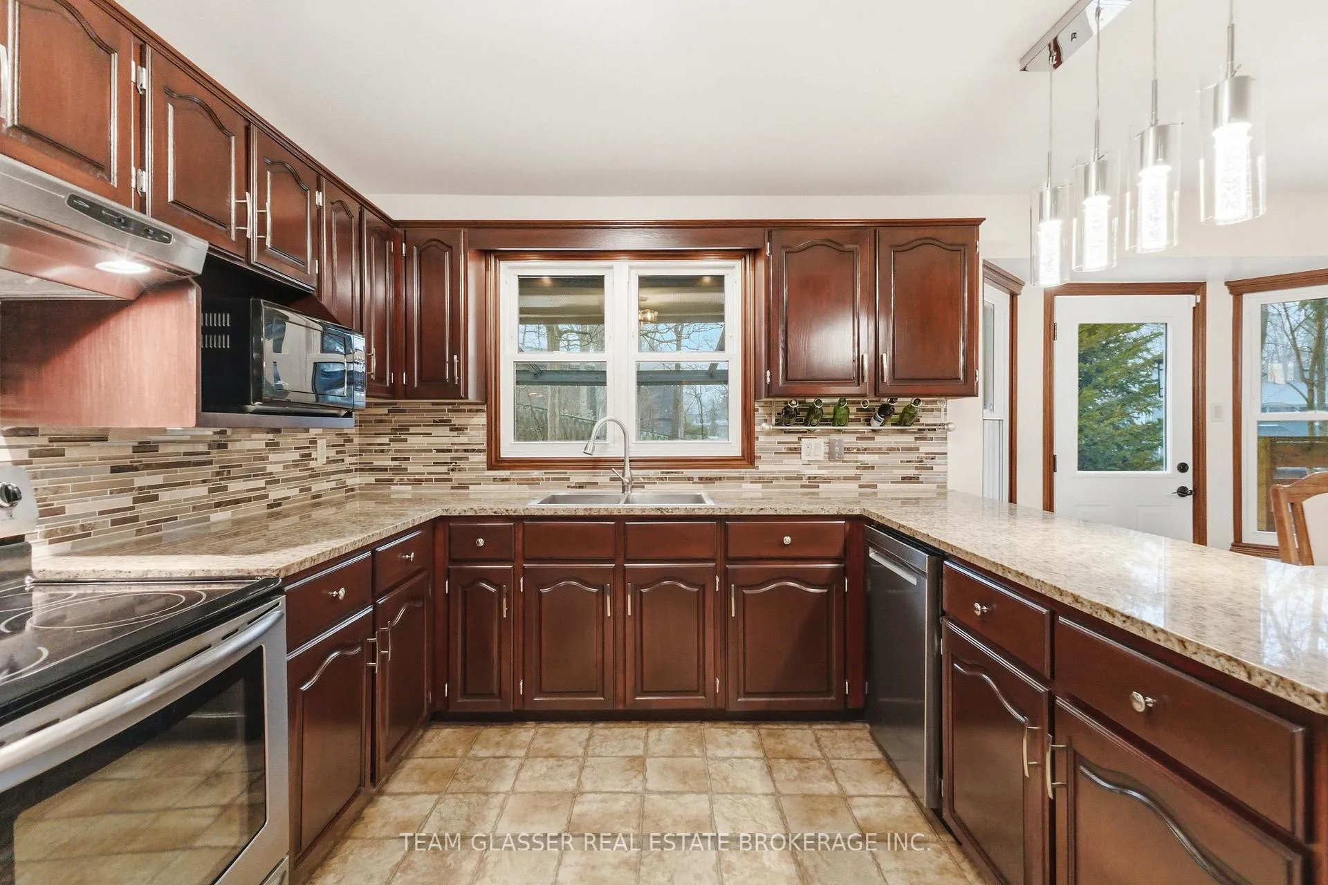 Photo 20 of 86 Blackburn Crescent, Middlesex Centre, Kilworth — HOMEH