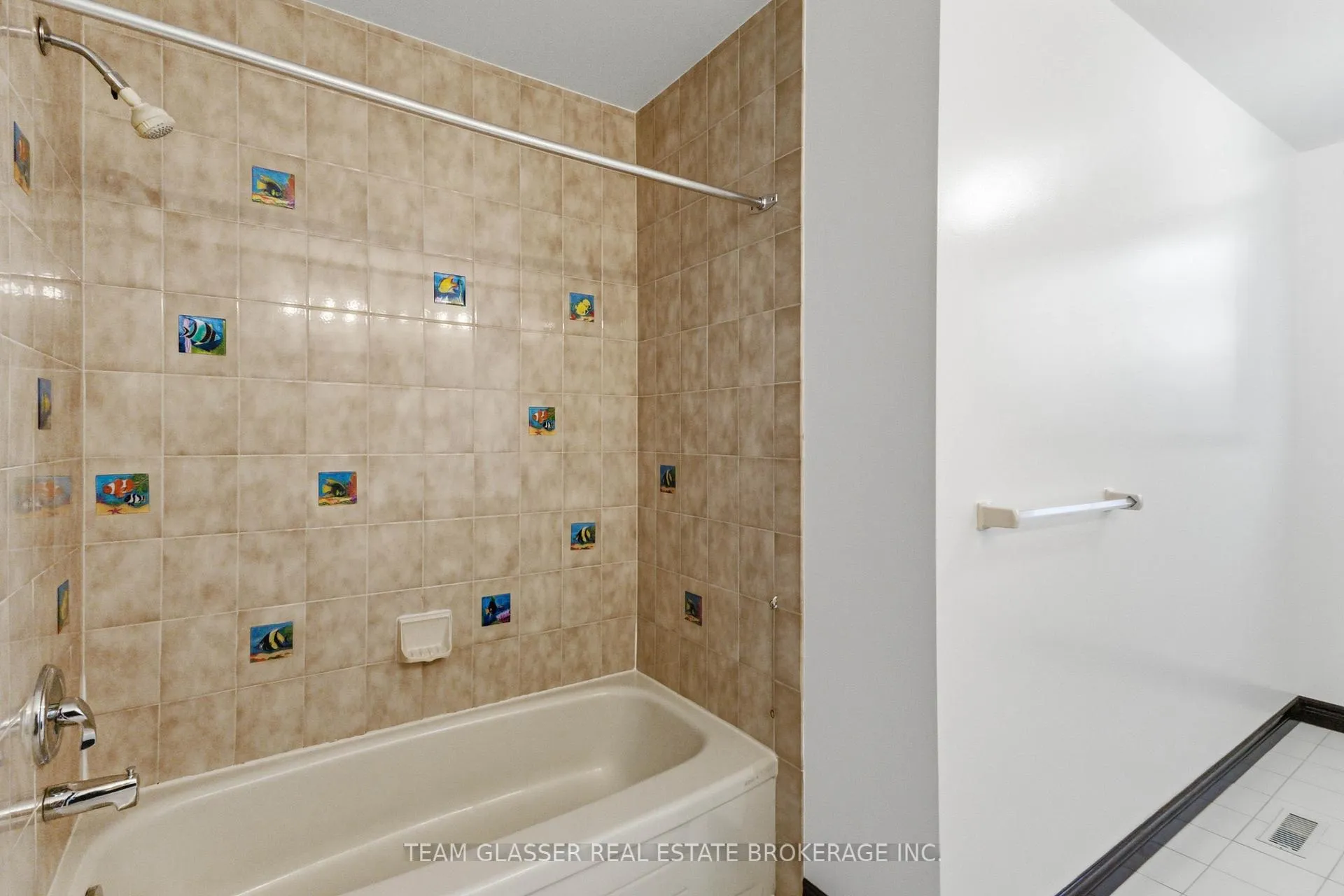 Photo 33 of 86 Blackburn Crescent, Middlesex Centre, Kilworth — HOMEH