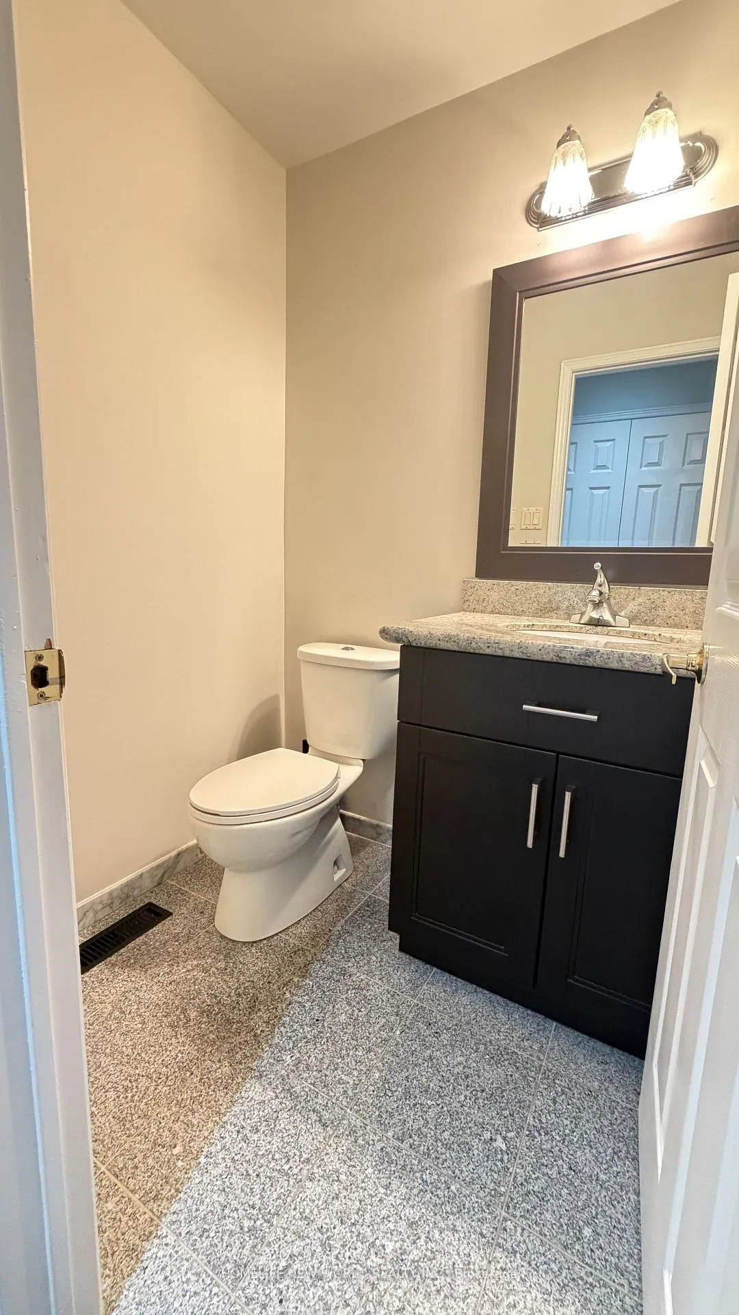 Photo 7 of 149 Huntington Park Drive, Markham, Thornlea — HOMEH
