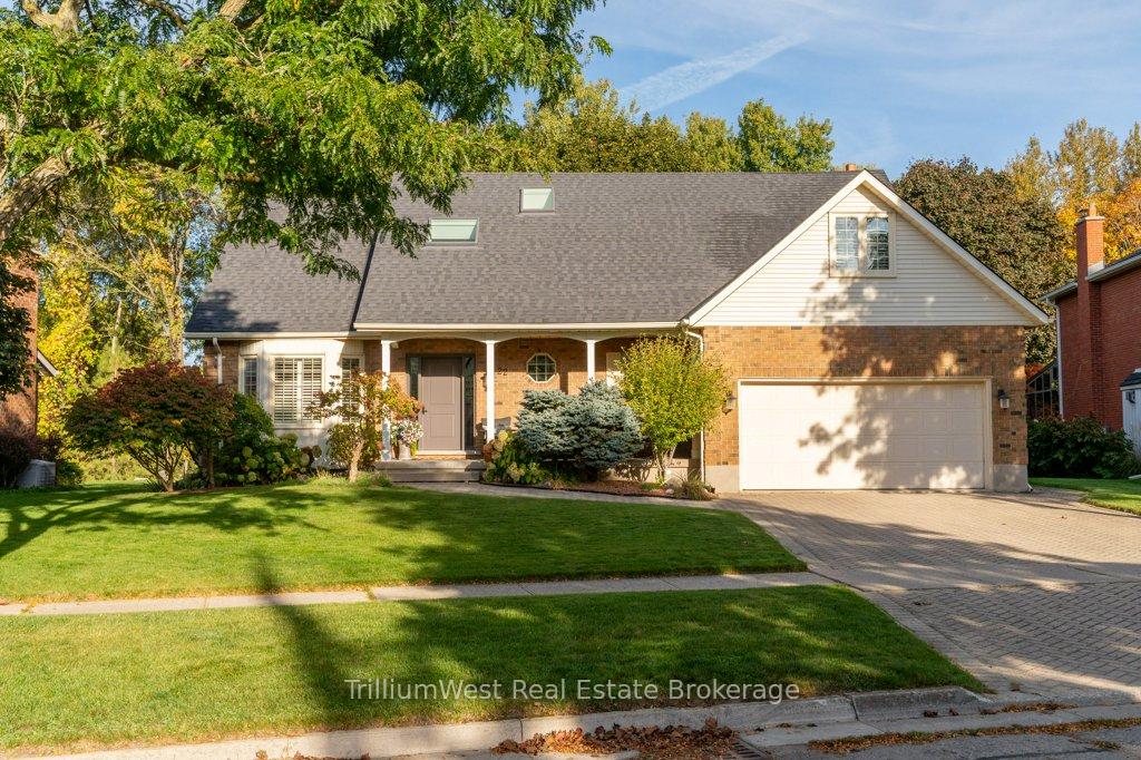 Photo 1 of 22 Roehampton Court, Kitchener — HOMEH