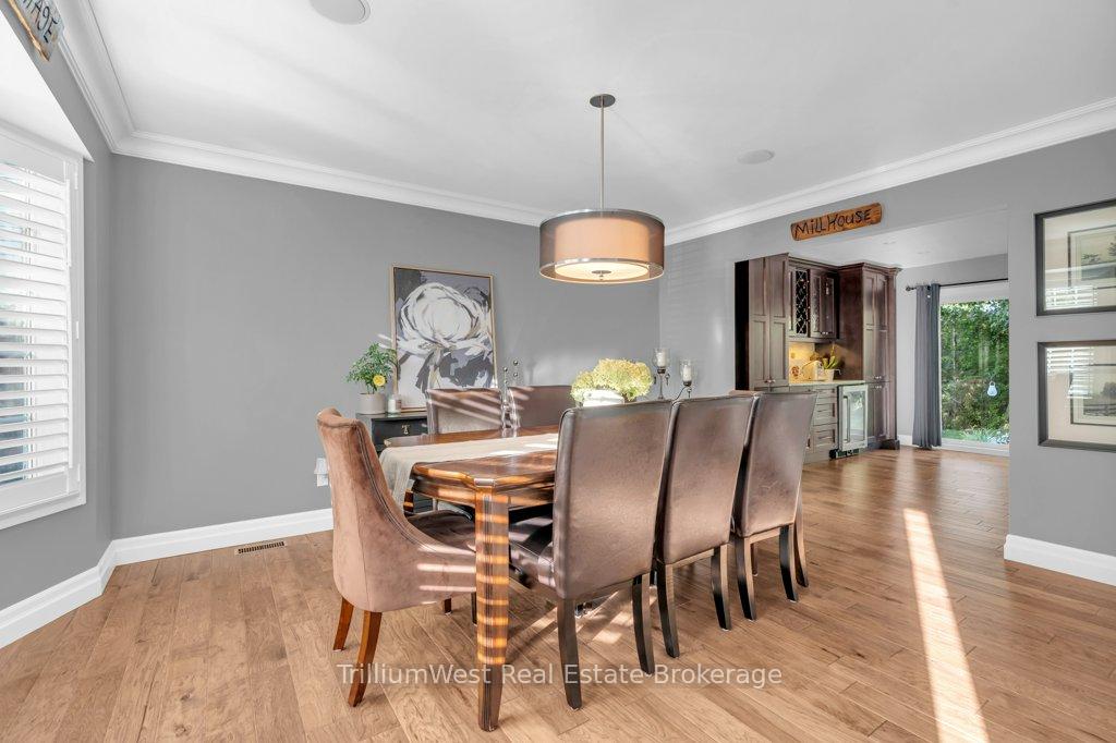 Photo 7 of 22 Roehampton Court, Kitchener — HOMEH