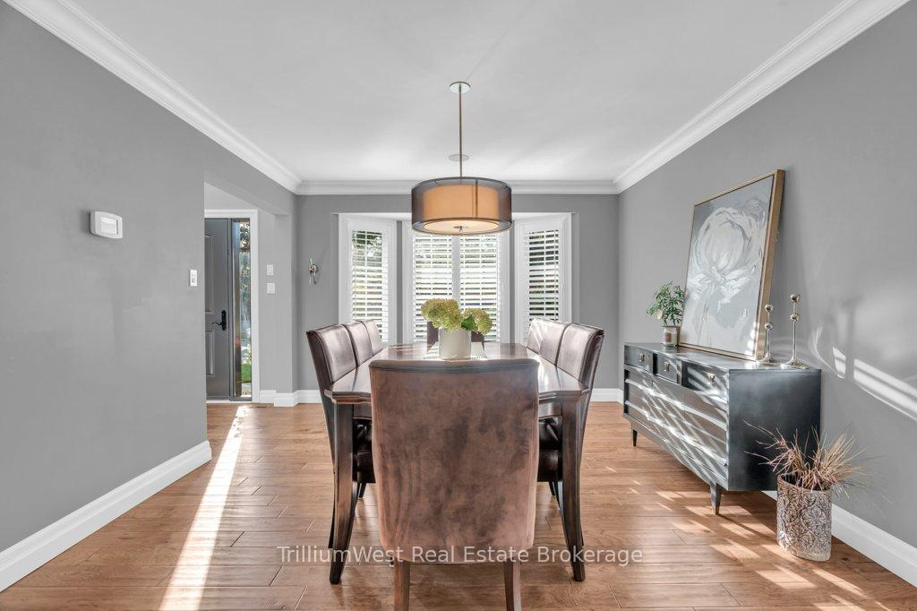 Photo 8 of 22 Roehampton Court, Kitchener — HOMEH