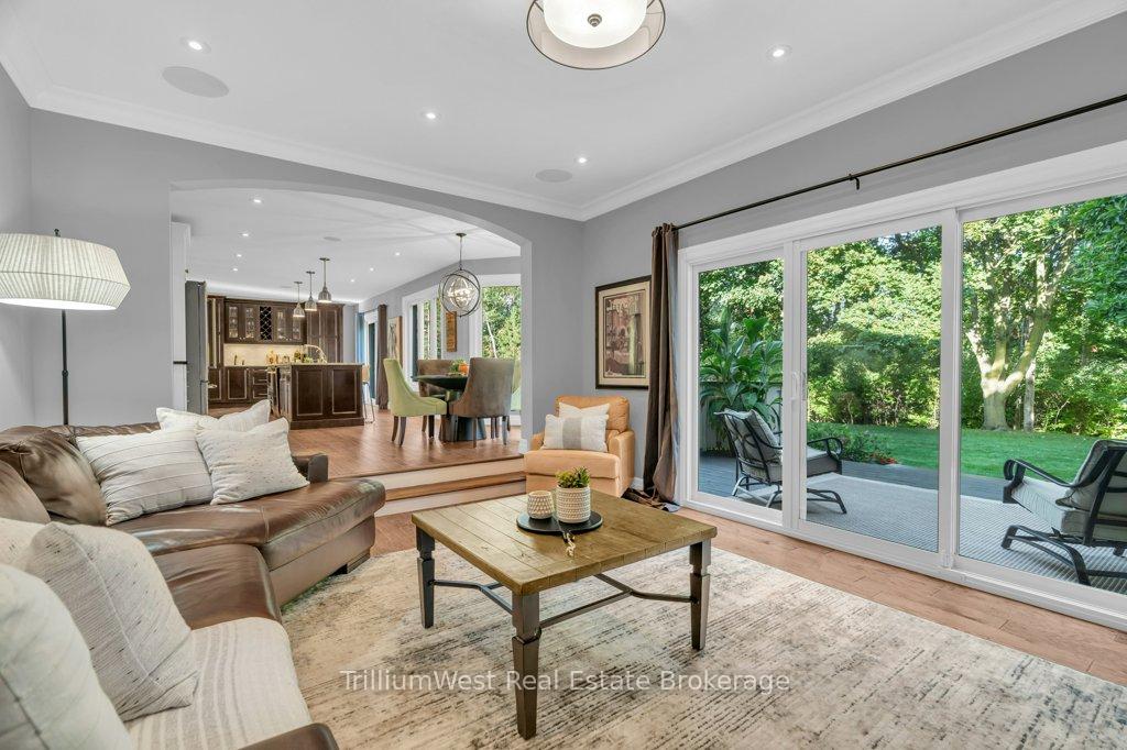 Photo 16 of 22 Roehampton Court, Kitchener — HOMEH