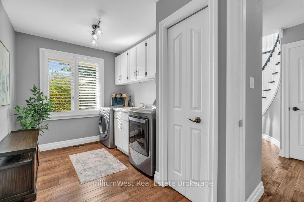 Photo 17 of 22 Roehampton Court, Kitchener — HOMEH