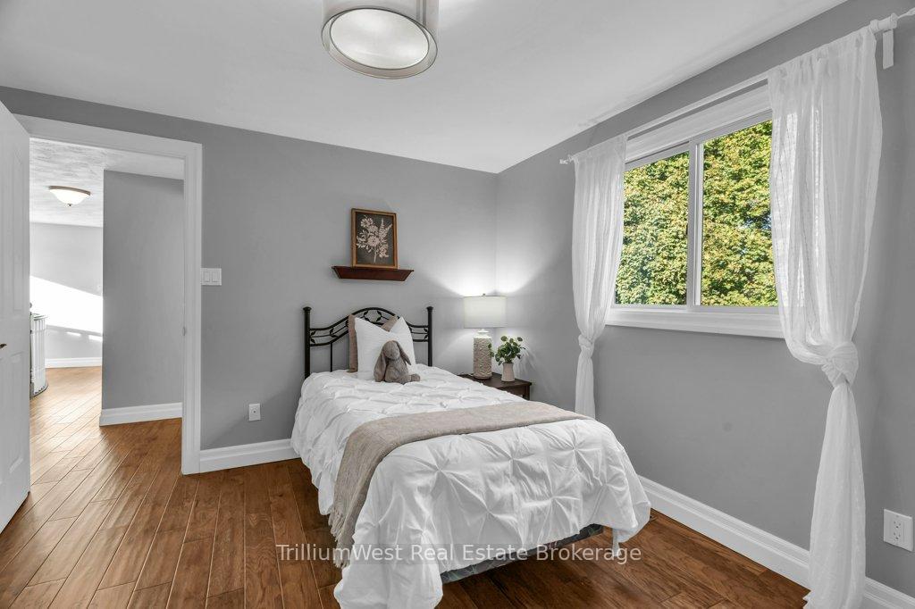 Photo 23 of 22 Roehampton Court, Kitchener — HOMEH