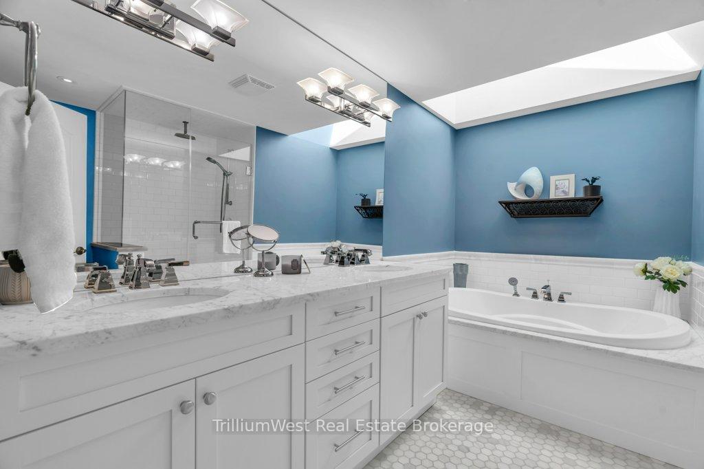 Photo 27 of 22 Roehampton Court, Kitchener — HOMEH