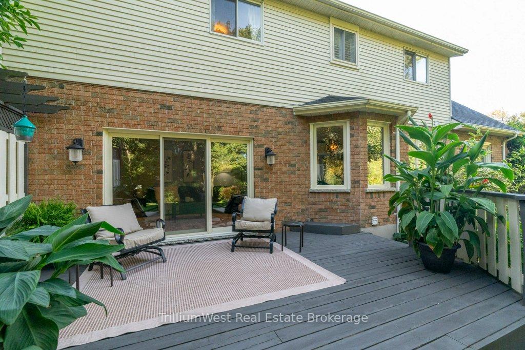 Photo 32 of 22 Roehampton Court, Kitchener — HOMEH