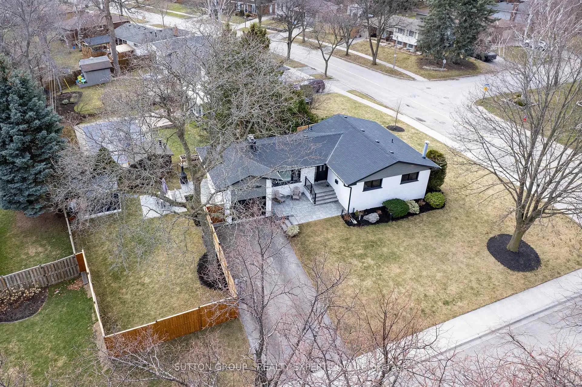 Photo 2 of 1484 Moss Glen Road, Burlington, Mountainside — HOMEH