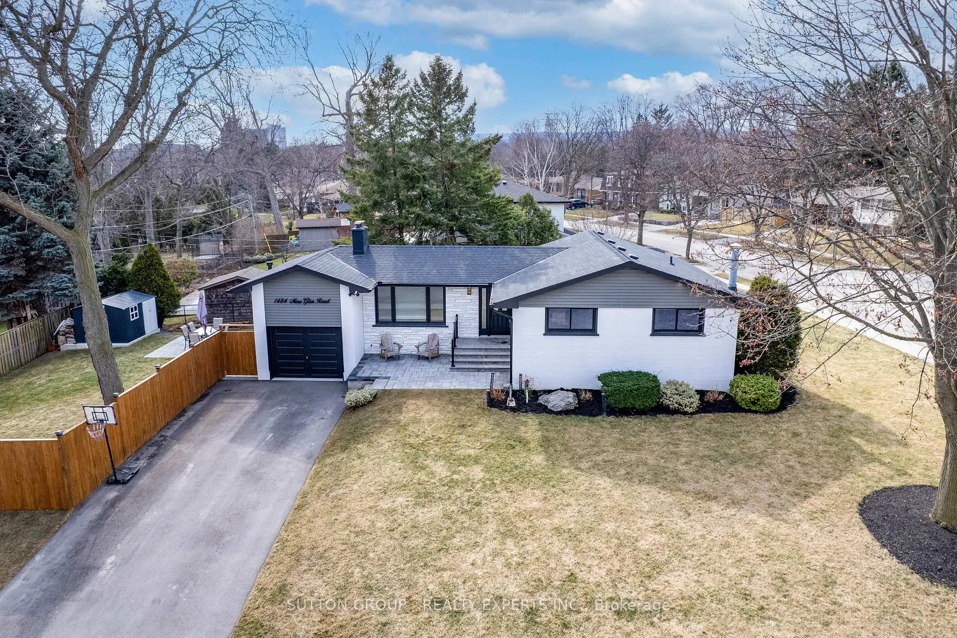 Photo 3 of 1484 Moss Glen Road, Burlington, Mountainside — HOMEH