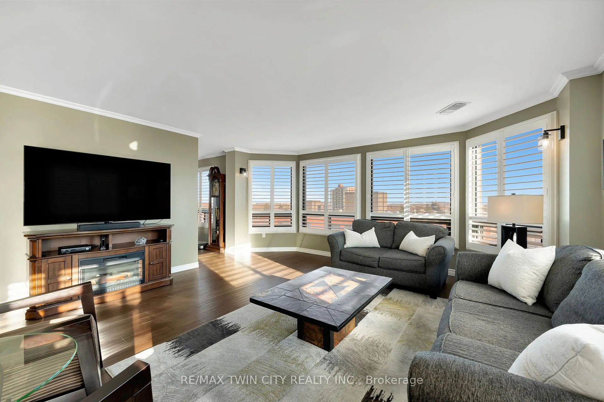 Photo 7 of Unit 901, 10 Ellen Street E, Kitchener — HOMEH