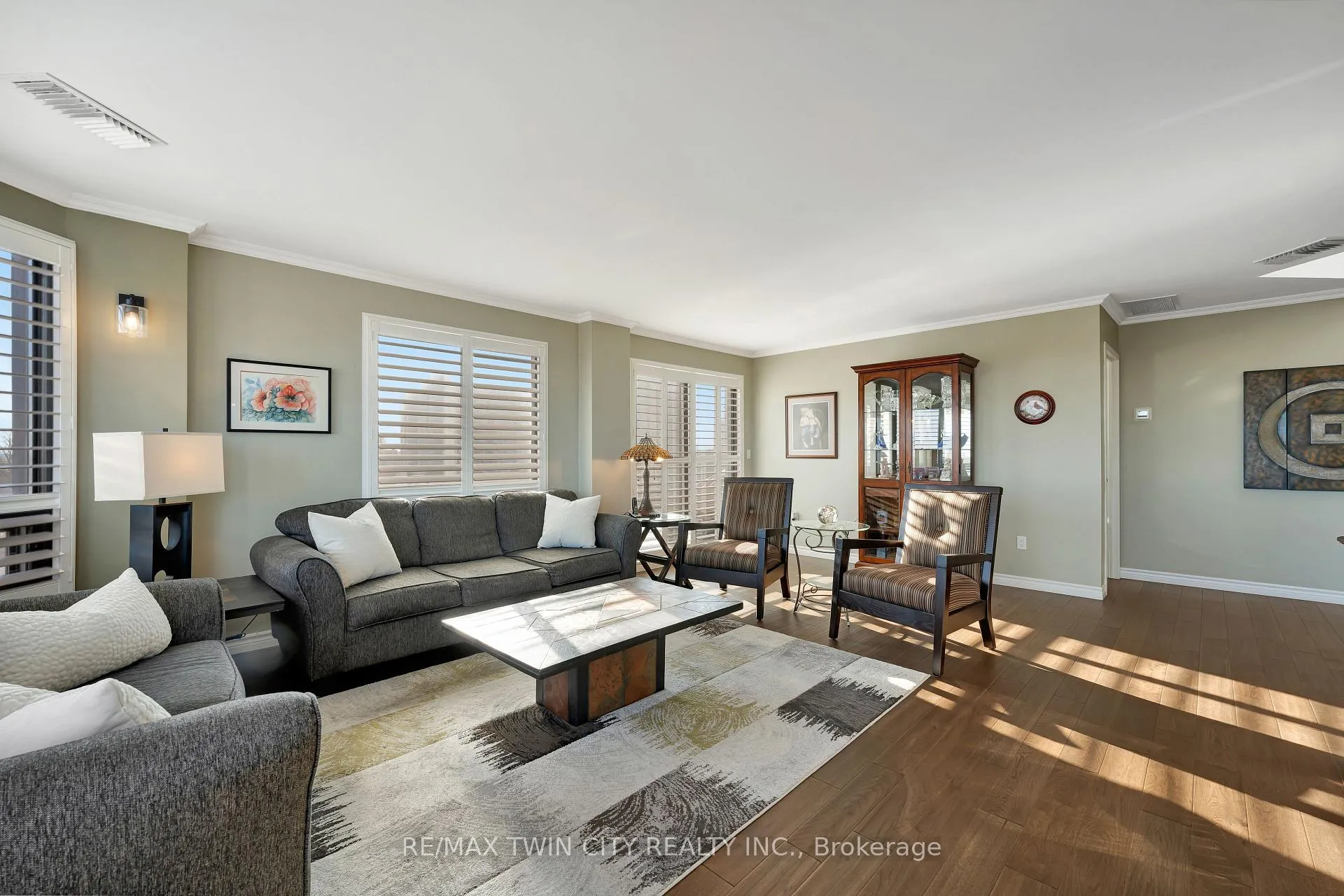 Photo 8 of Unit 901, 10 Ellen Street E, Kitchener — HOMEH