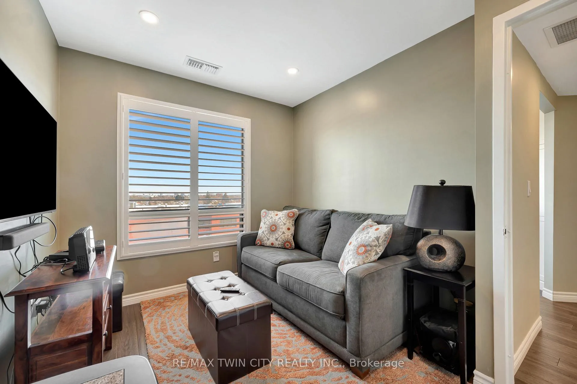 Photo 21 of Unit 901, 10 Ellen Street E, Kitchener — HOMEH