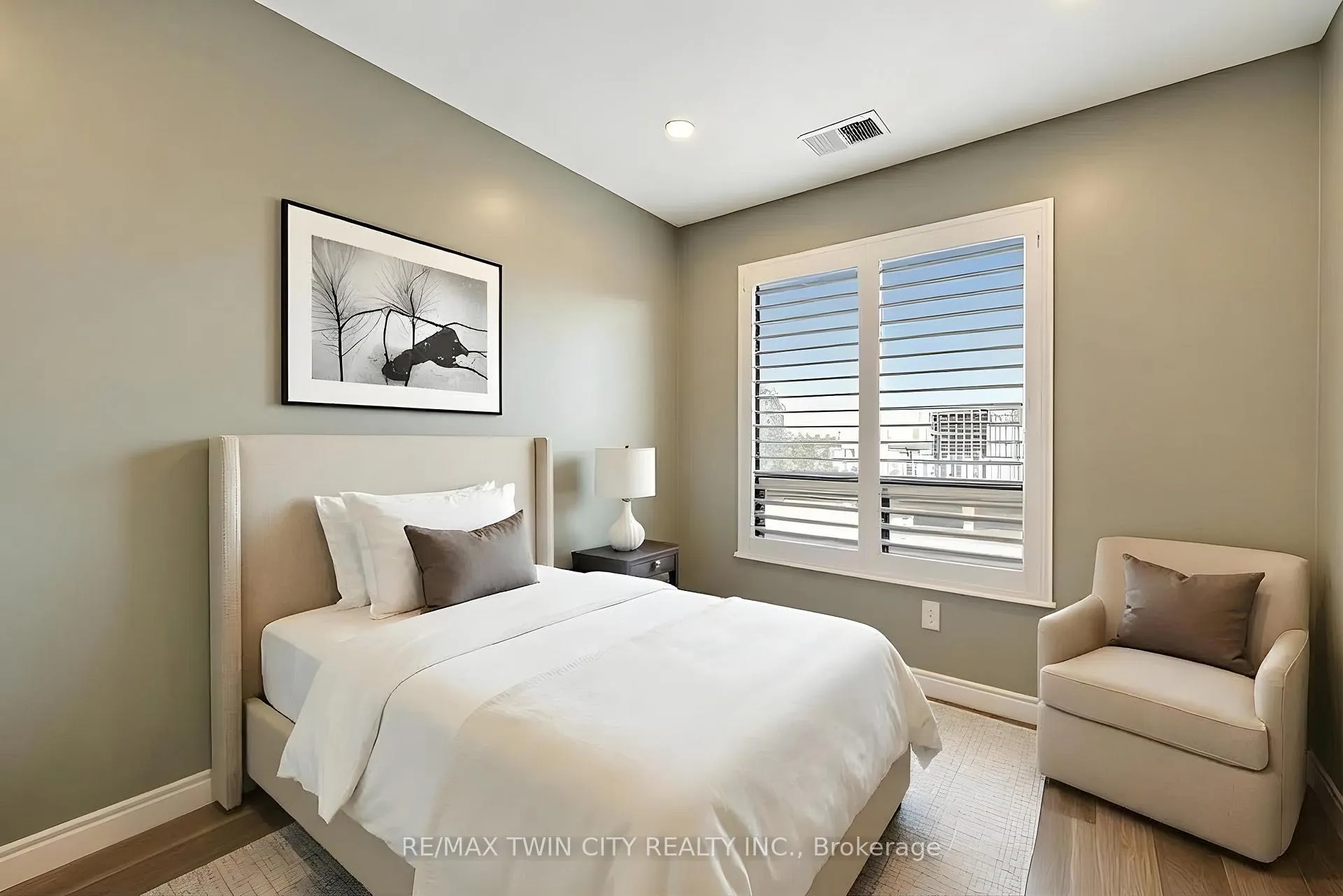 Photo 23 of Unit 901, 10 Ellen Street E, Kitchener — HOMEH