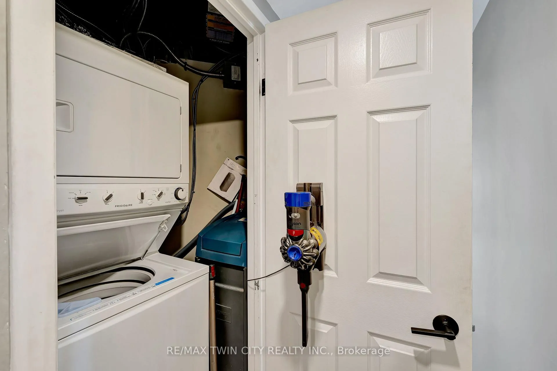 Photo 25 of Unit 901, 10 Ellen Street E, Kitchener — HOMEH
