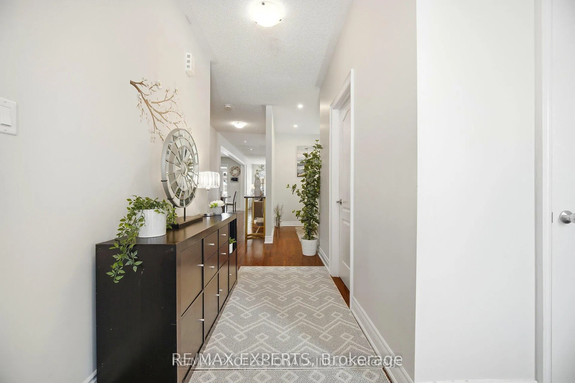 Photo 8 of 5 Mugford Crescent, Brampton, Bram West — HOMEH