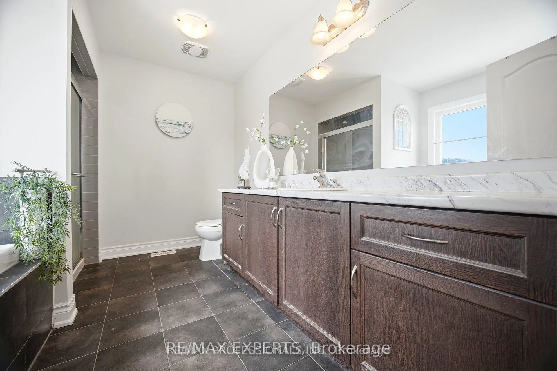 Photo 29 of 5 Mugford Crescent, Brampton, Bram West — HOMEH