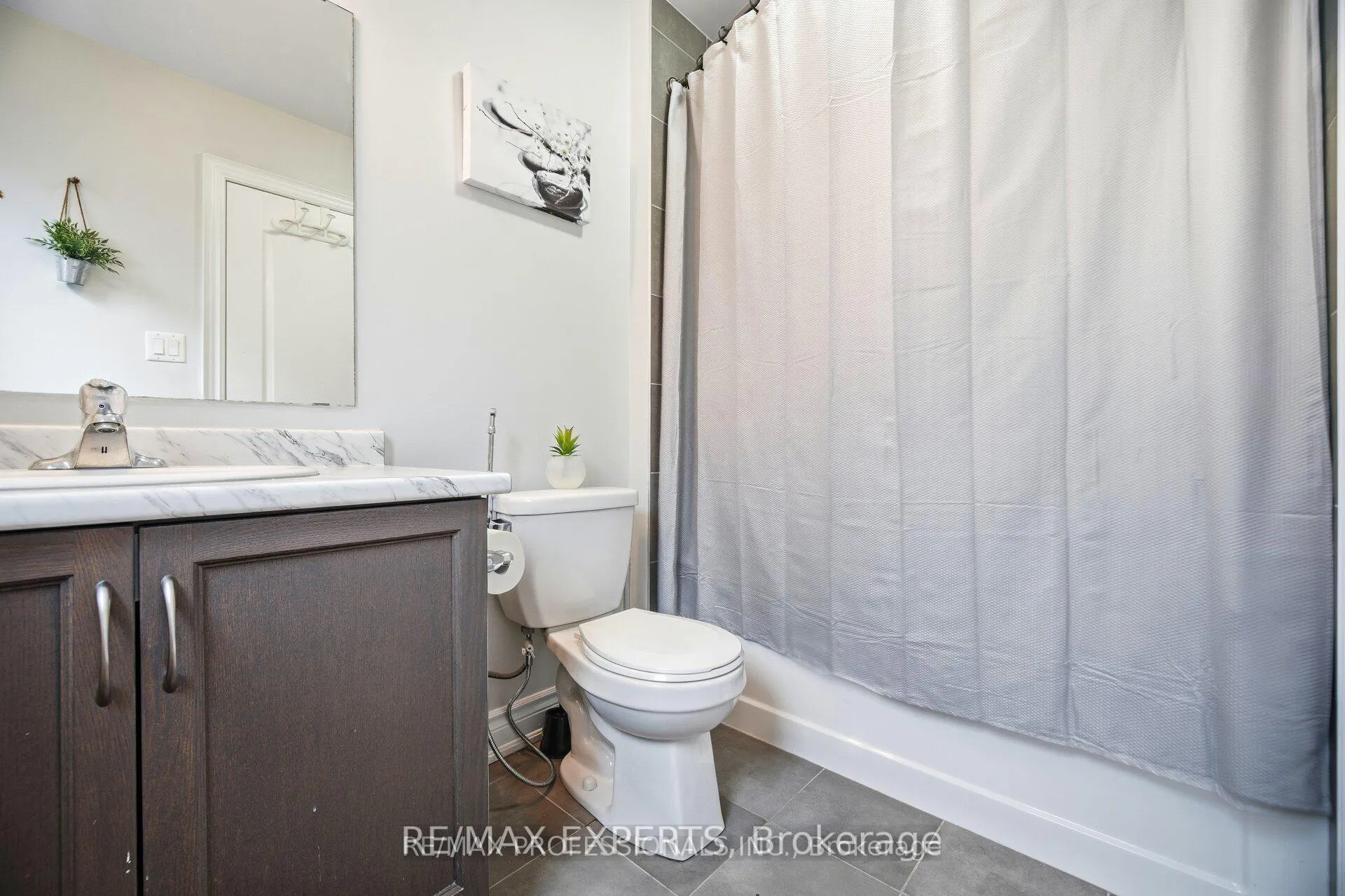 Photo 33 of 5 Mugford Crescent, Brampton, Bram West — HOMEH
