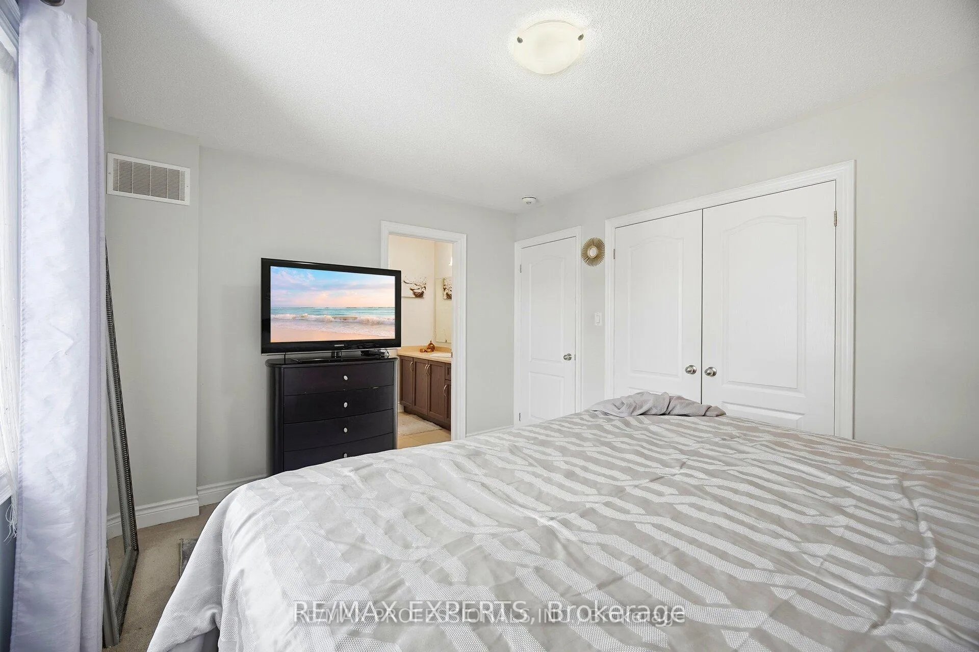 Photo 35 of 5 Mugford Crescent, Brampton, Bram West — HOMEH