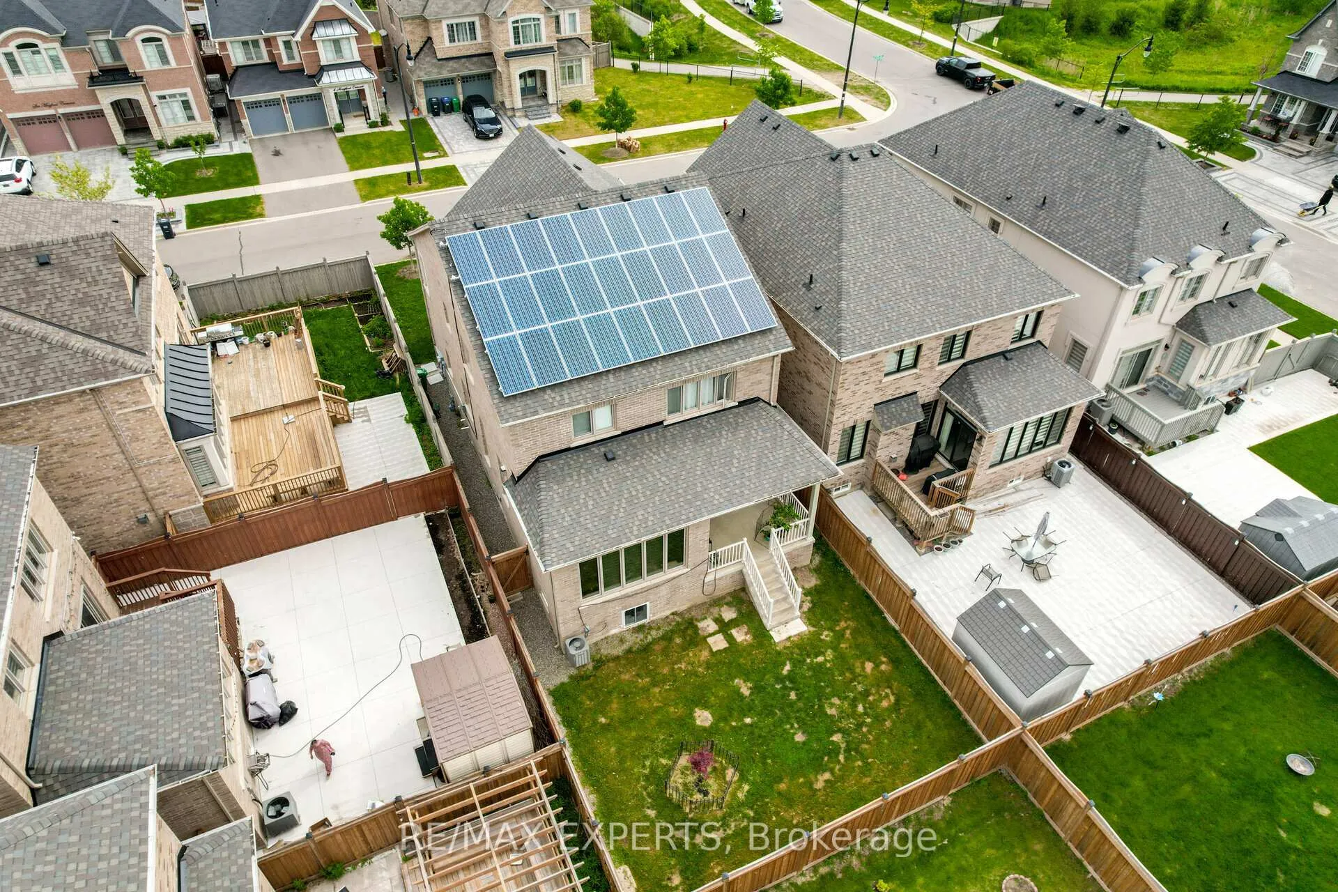 Photo 41 of 5 Mugford Crescent, Brampton, Bram West — HOMEH