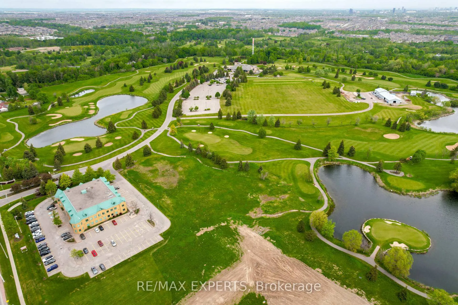Photo 43 of 5 Mugford Crescent, Brampton, Bram West — HOMEH