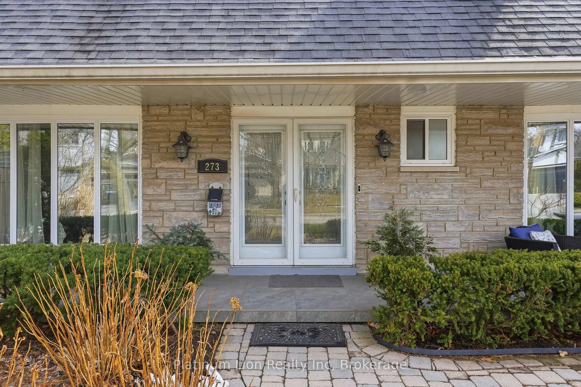 Photo 2 of 273 Bryant Crescent, Burlington, Appleby — HOMEH