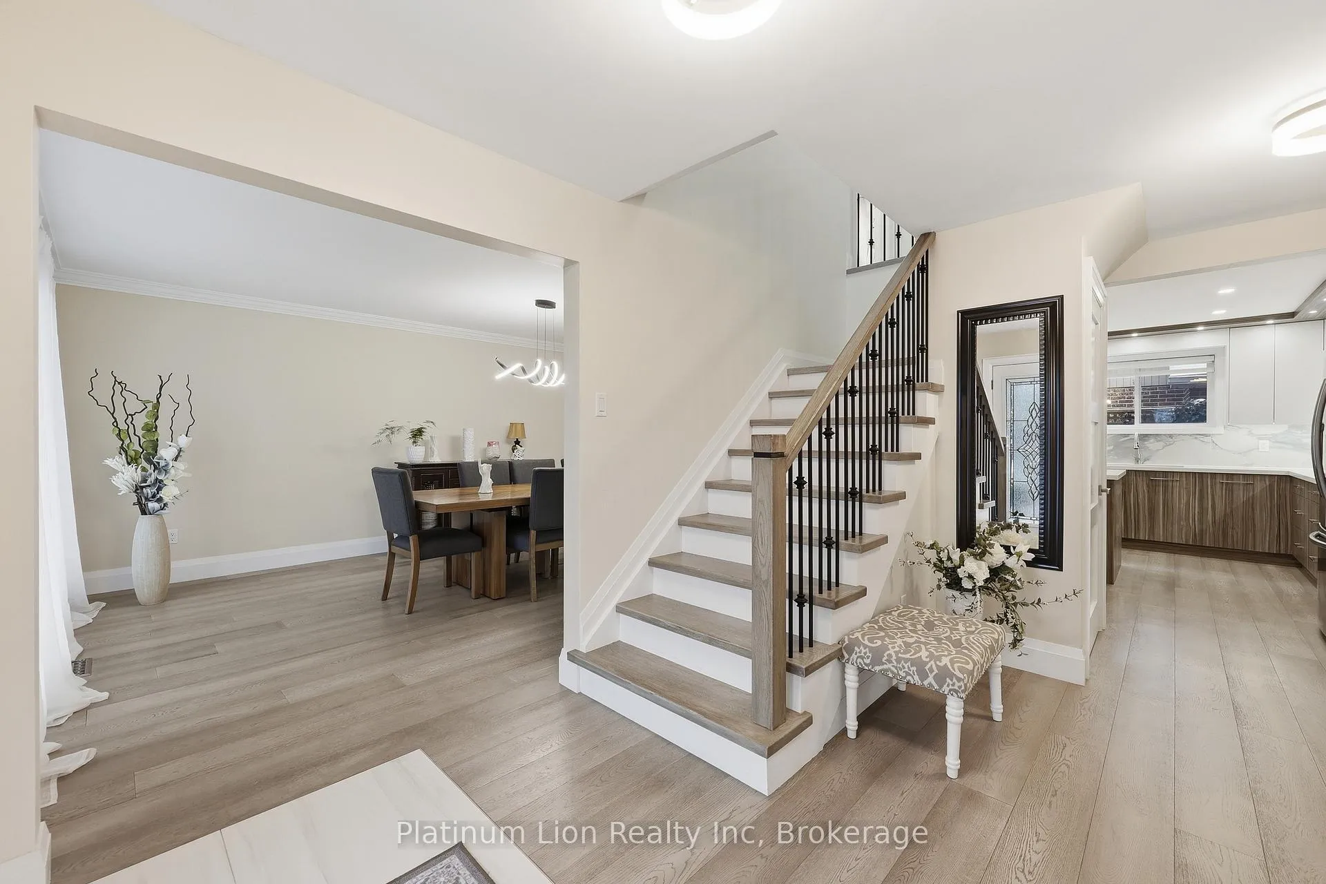 Photo 5 of 273 Bryant Crescent, Burlington, Appleby — HOMEH