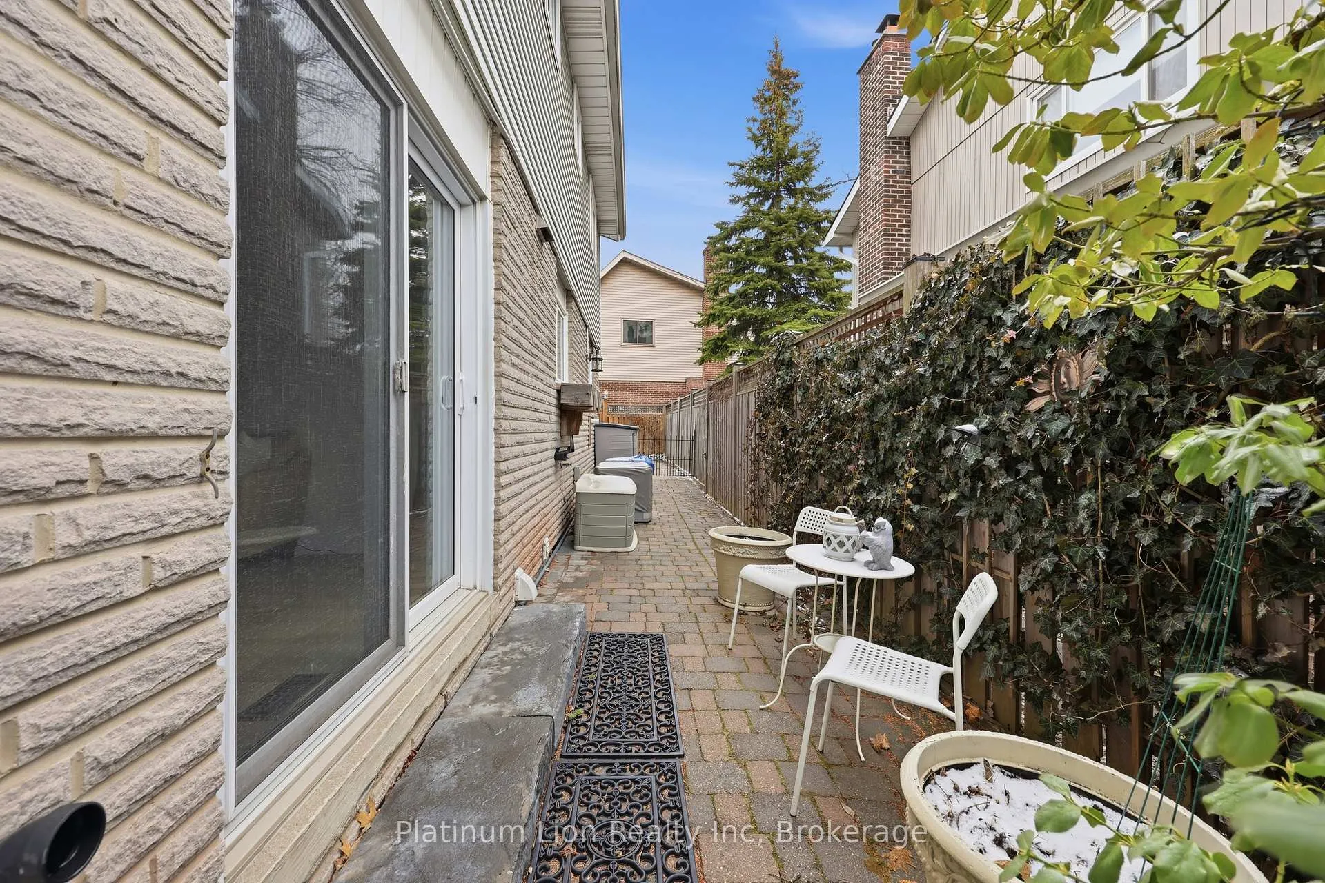 Photo 33 of 273 Bryant Crescent, Burlington, Appleby — HOMEH