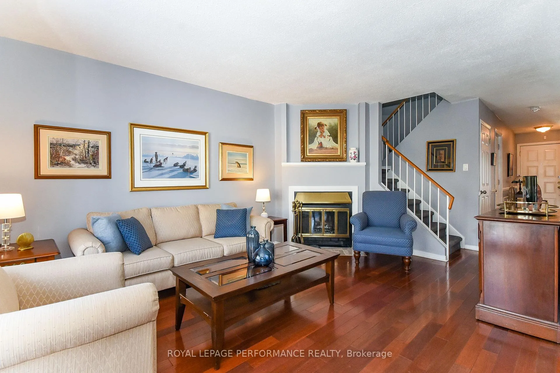 Photo 3 of 77 Versailles Private, Ottawa, Hunt Club Woods — HOMEH
