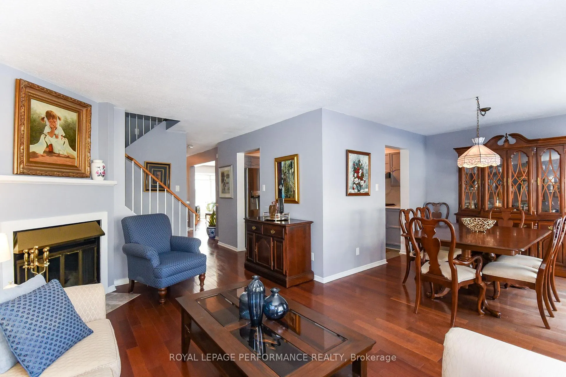 Photo 4 of 77 Versailles Private, Ottawa, Hunt Club Woods — HOMEH
