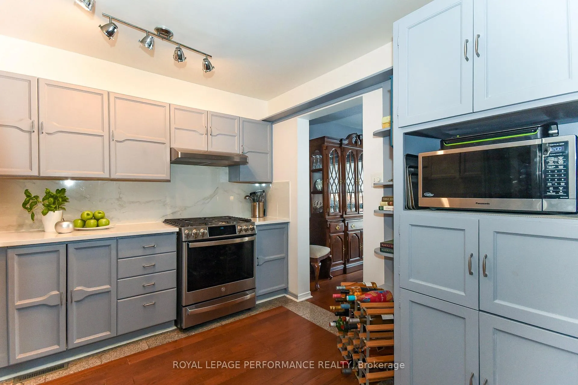Photo 15 of 77 Versailles Private, Ottawa, Hunt Club Woods — HOMEH