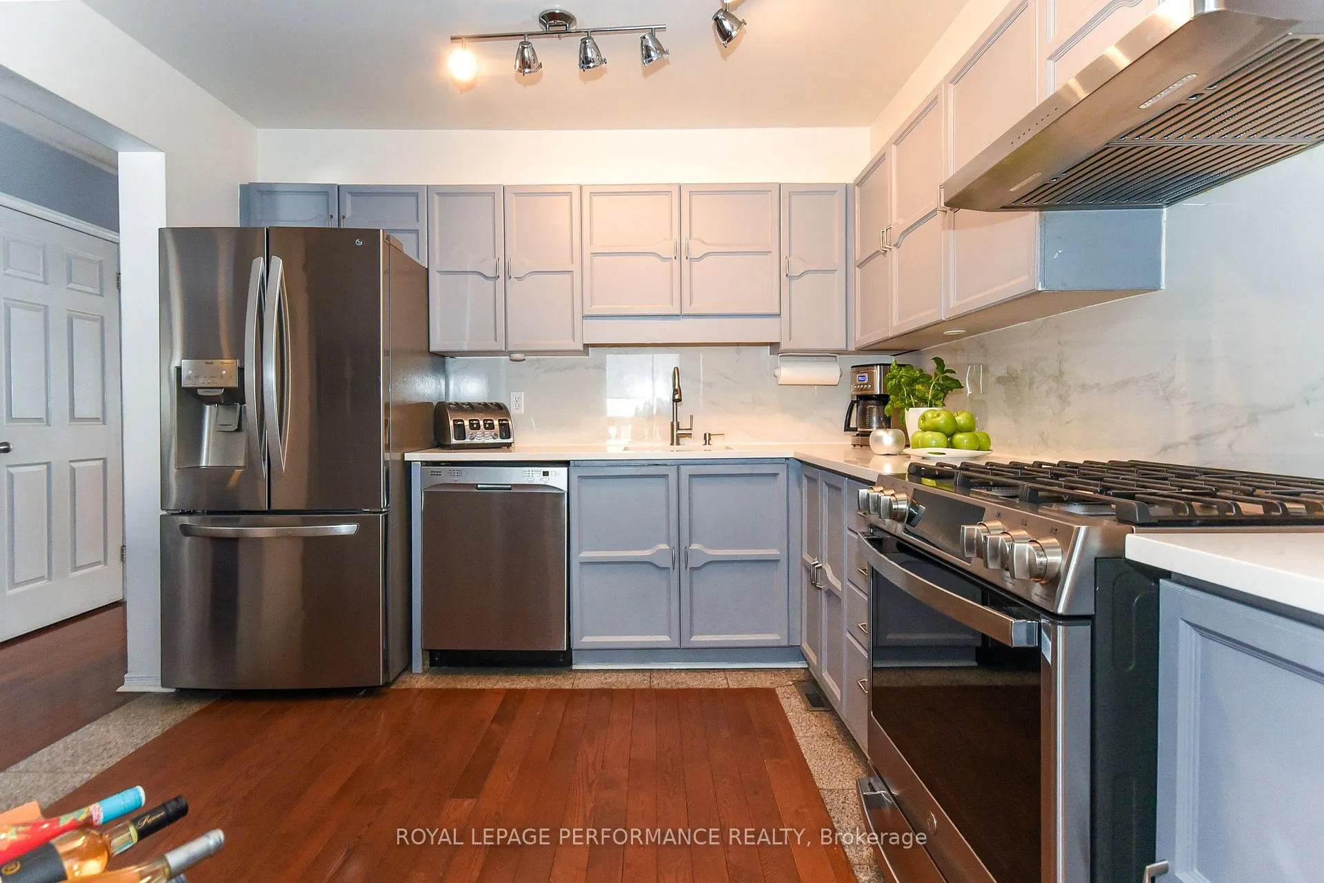 Photo 18 of 77 Versailles Private, Ottawa, Hunt Club Woods — HOMEH