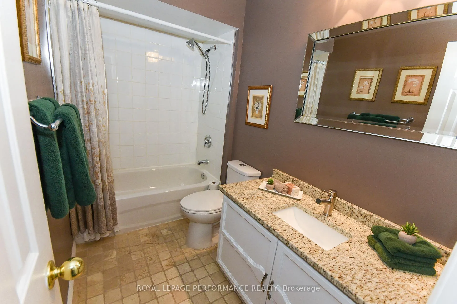 Photo 31 of 77 Versailles Private, Ottawa, Hunt Club Woods — HOMEH