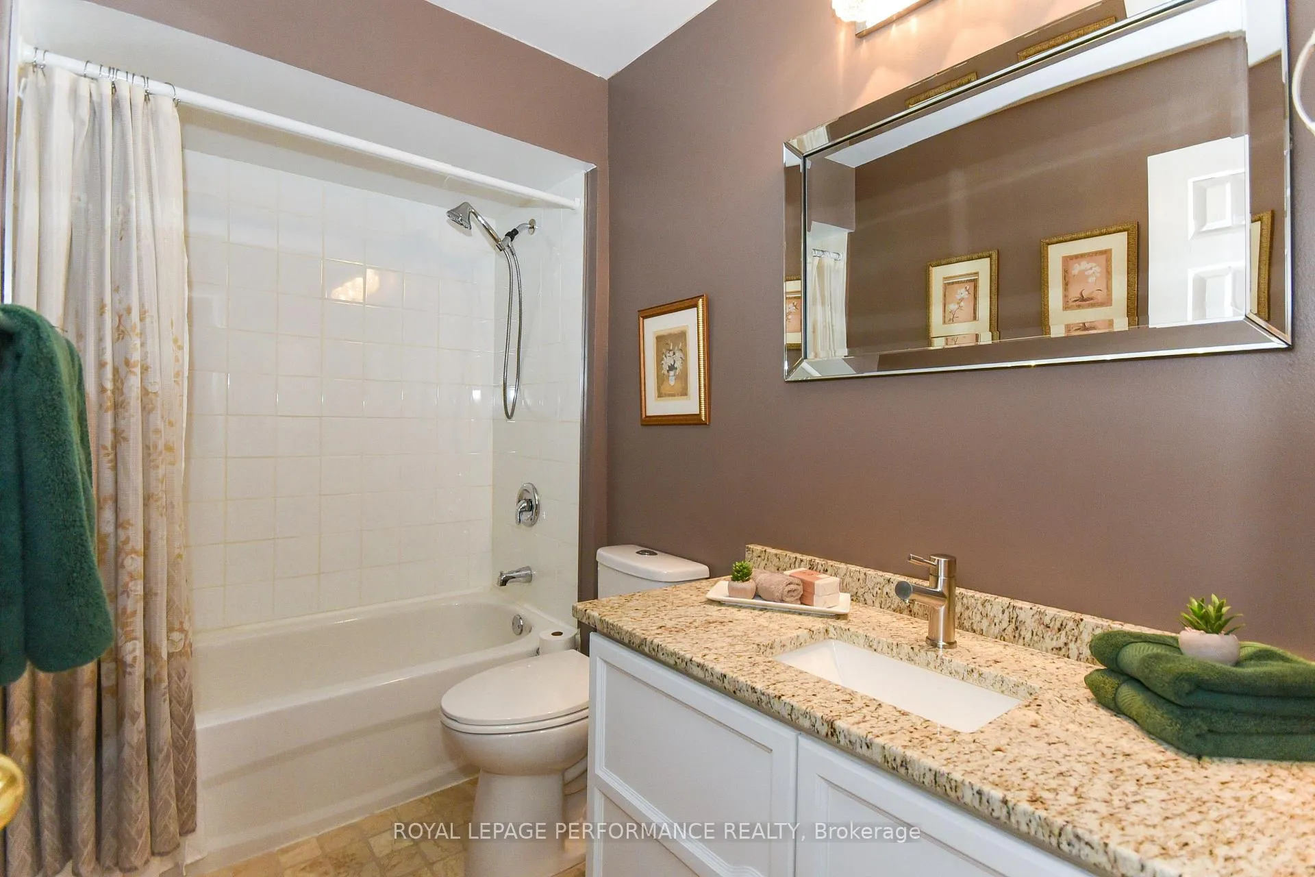 Photo 32 of 77 Versailles Private, Ottawa, Hunt Club Woods — HOMEH