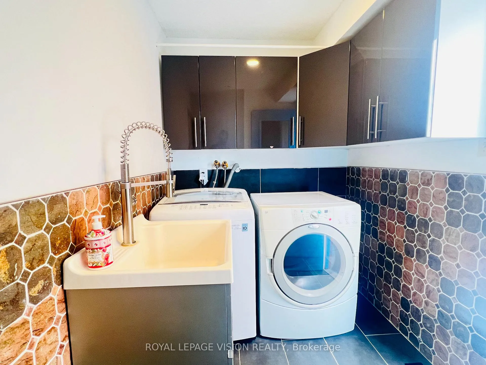 Photo 25 of Unit Basement, 263 Wright Crescent, Ajax, Central — HOMEH