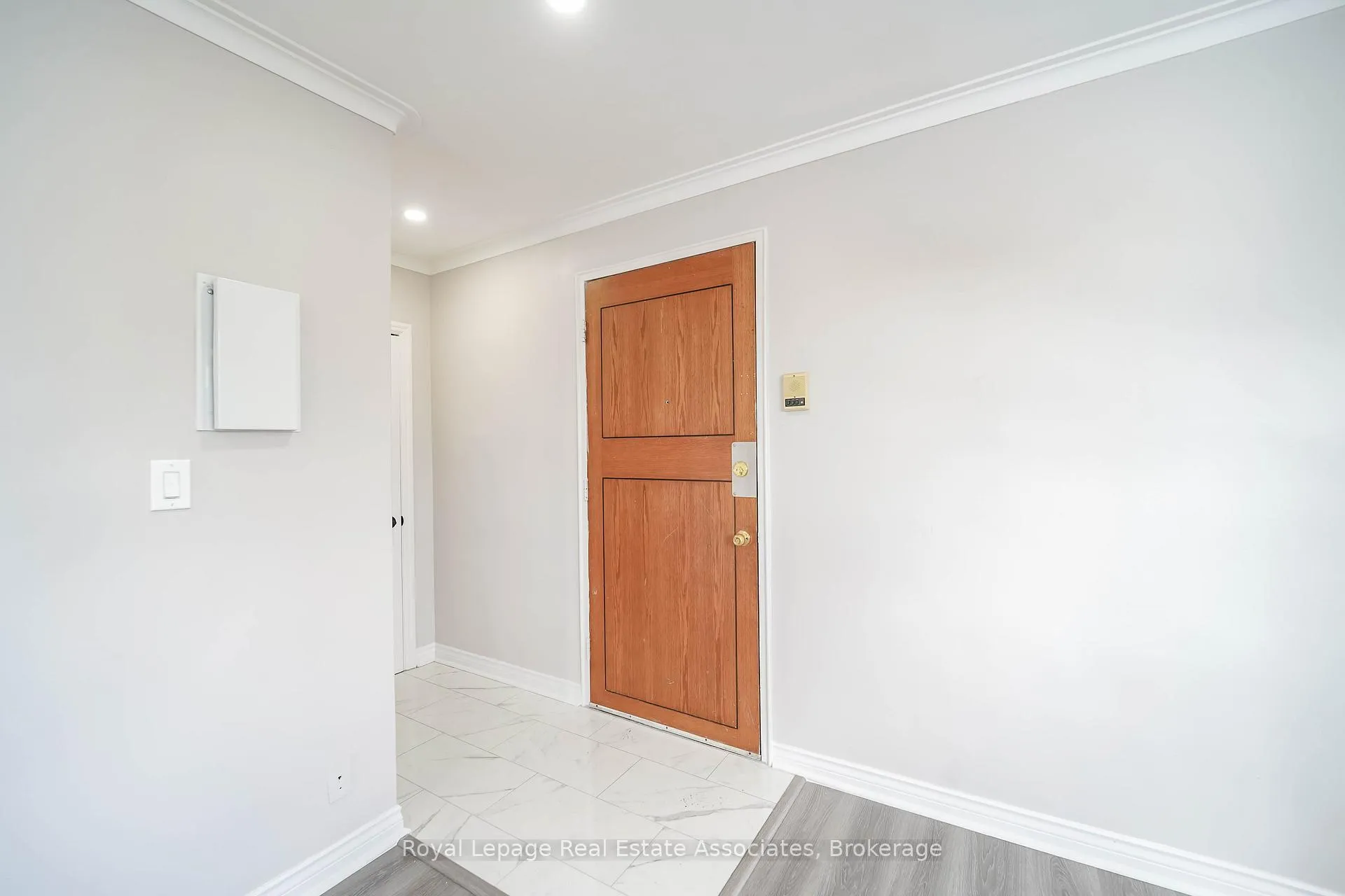 Photo 3 of Unit 6, 485 Mortimer Avenue, Toronto, Danforth Village-East York — HOMEH