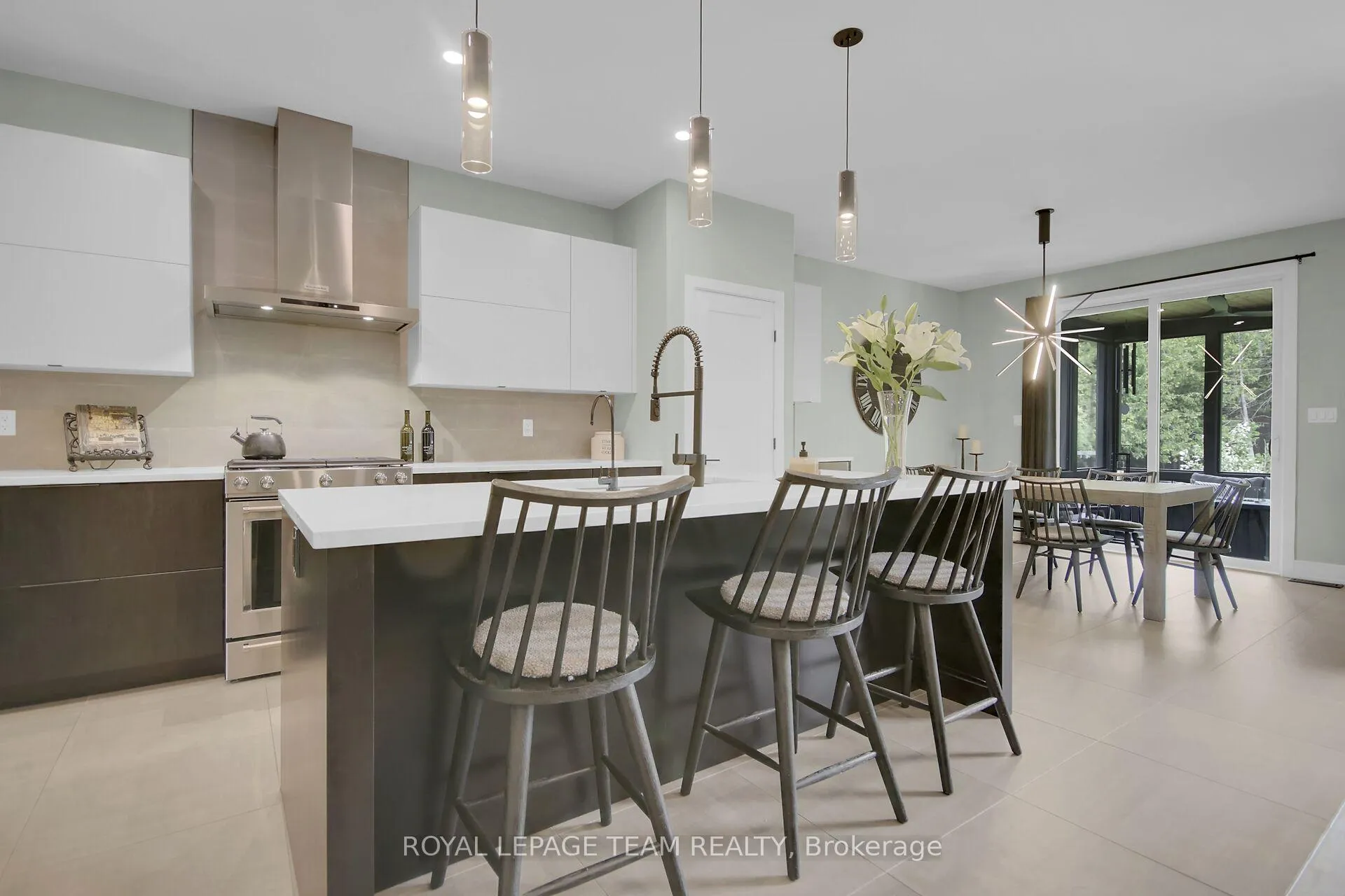 Photo 9 of 295 Ridgemont Drive, Beckwith, Beckwith Twp — HOMEH