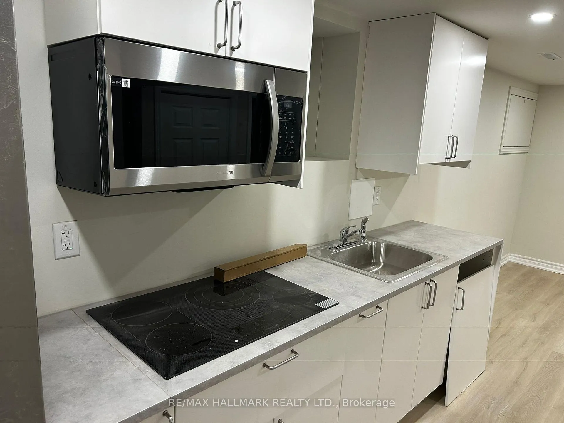 Photo 5 of Unit #1BedBsmnt, 52 Nisbet Drive, Aurora, Aurora Highlands — HOMEH