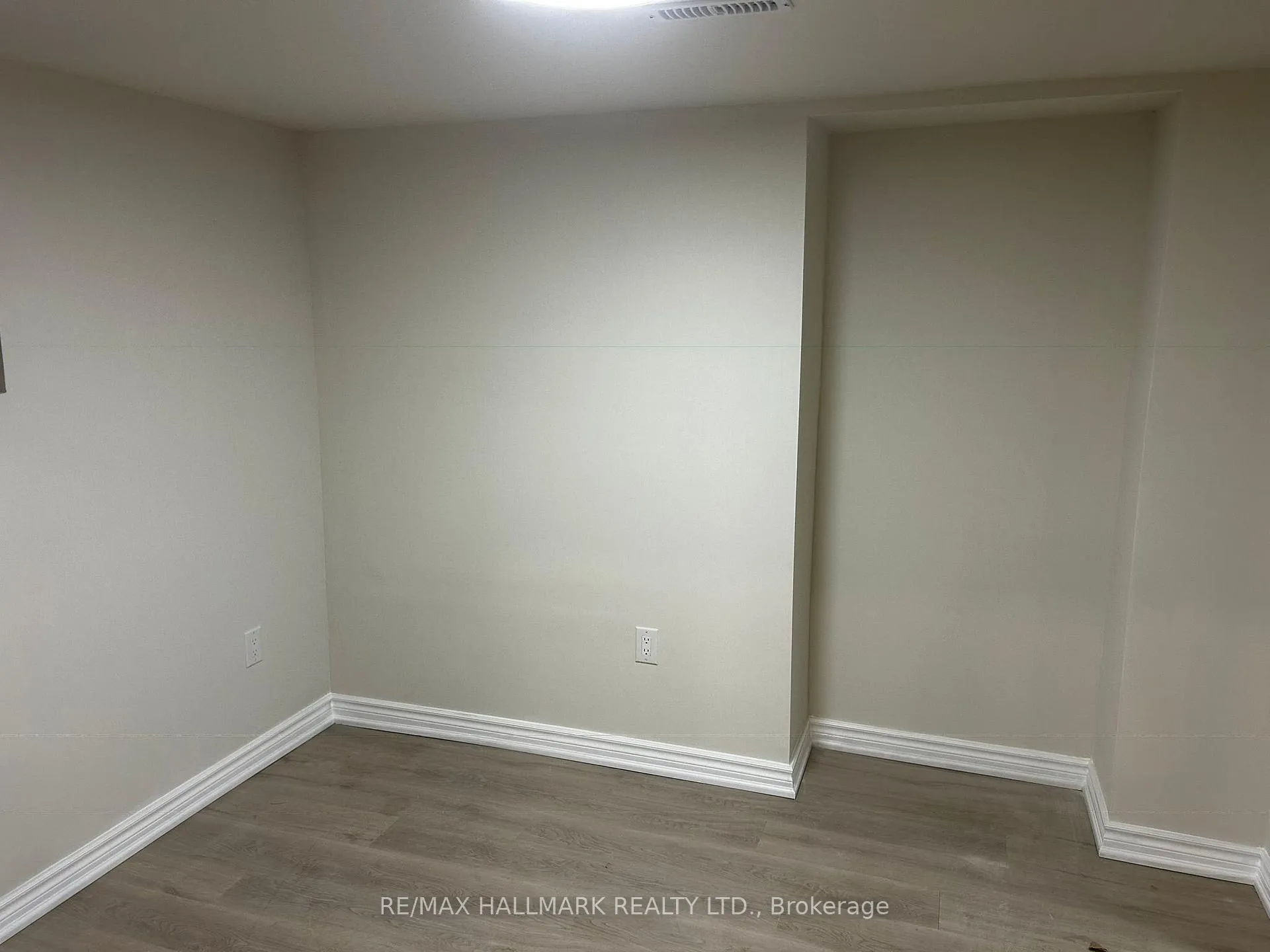 Photo 7 of Unit #1BedBsmnt, 52 Nisbet Drive, Aurora, Aurora Highlands — HOMEH