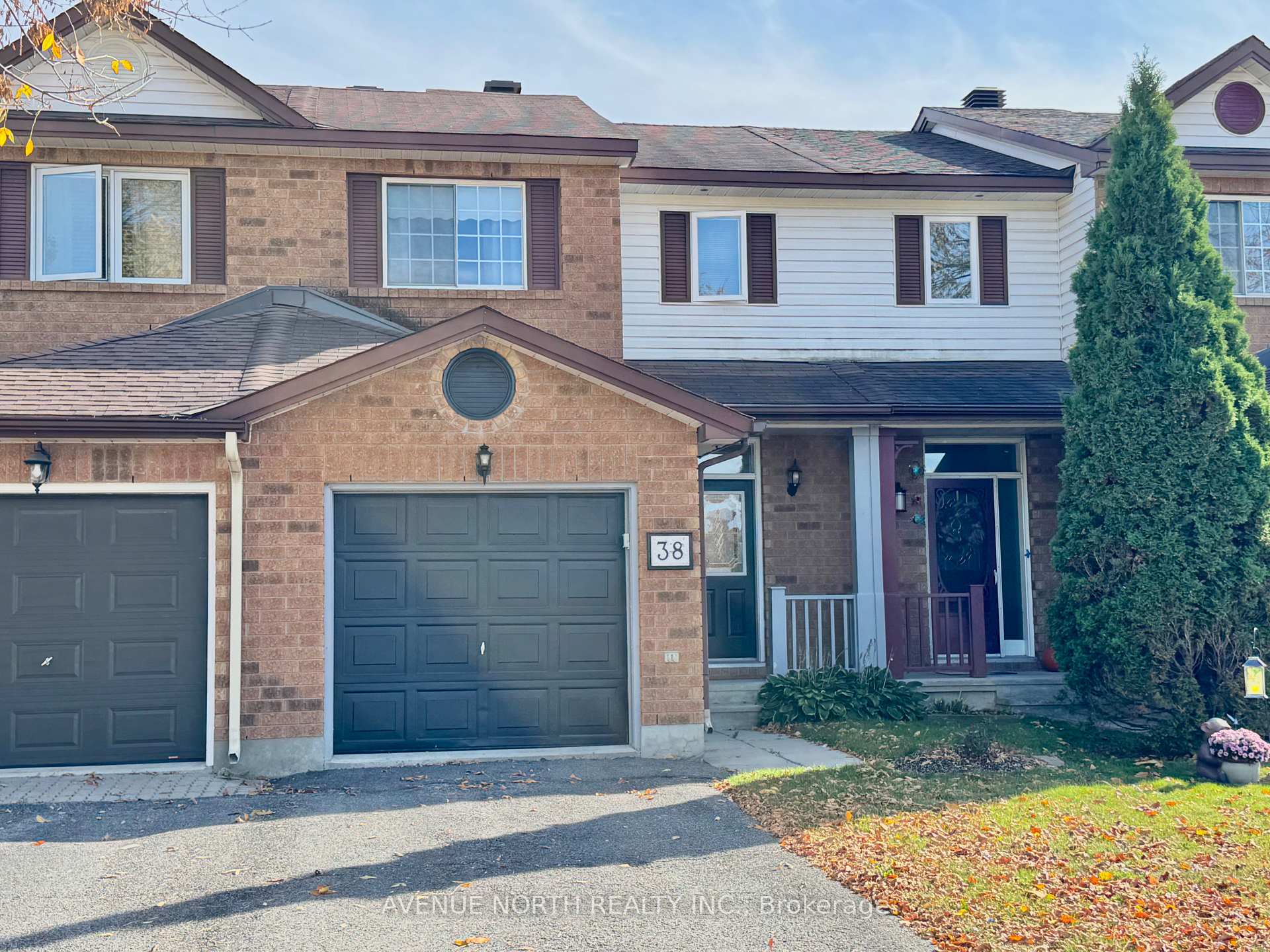 Photo 1 of 38 Bridgestone Drive, Ottawa, Kanata - Emerald Meadows/Trailwest — HOMEH