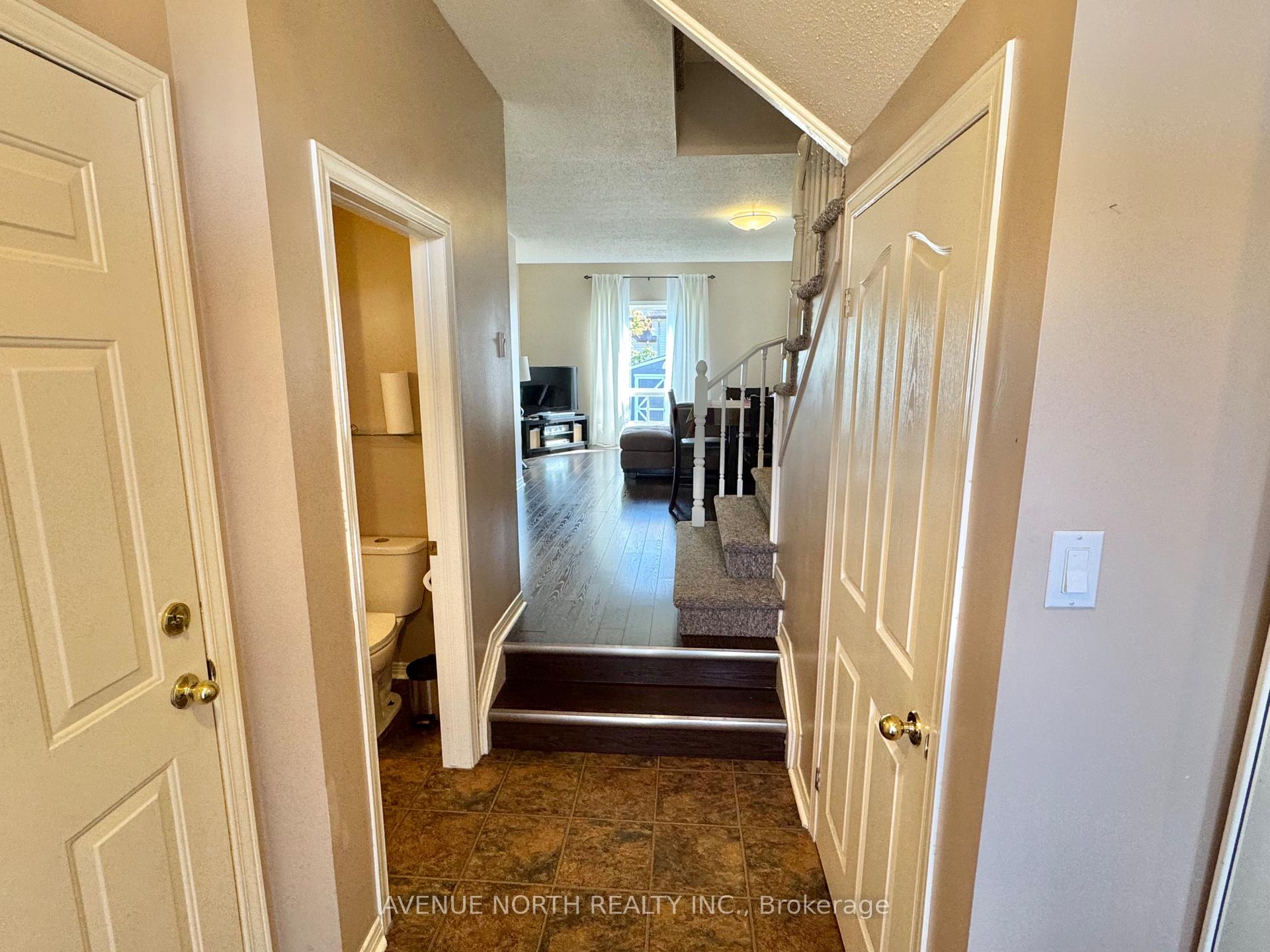 Photo 3 of 38 Bridgestone Drive, Ottawa, Kanata - Emerald Meadows/Trailwest — HOMEH